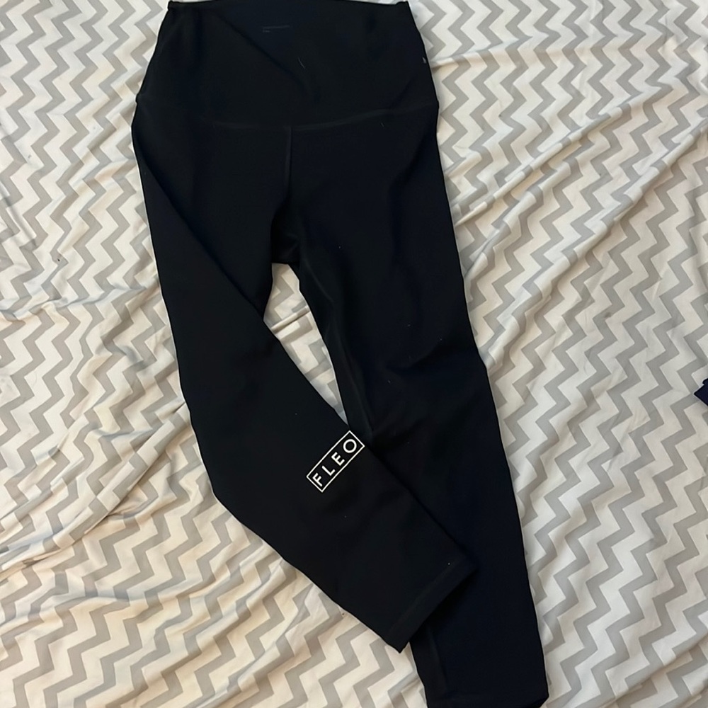 Fleo 21” 🖤 leggings